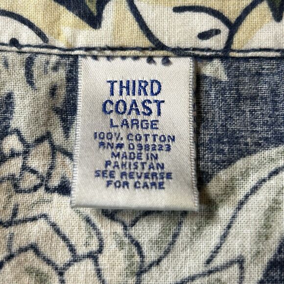 Third Coast Men’s Size Large Button Up Short Sleeve Pineapple Print Shirt - Picture 6 of 6